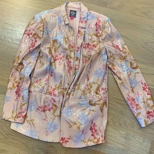 Vince Camuto blazer size 4